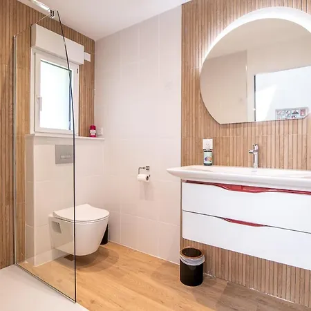 La Valliere, Maison Lumineuse Et Calme Pres Du Puydufou بيت للعطل شوليه