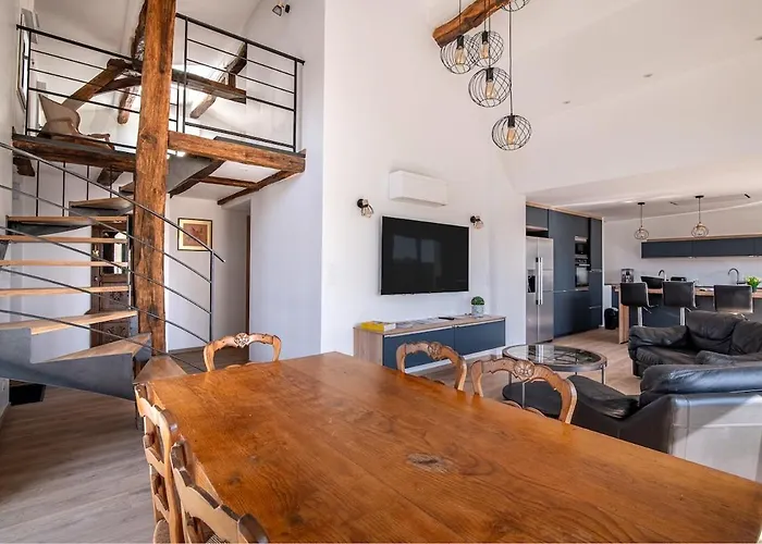 Hébergement de vacances La Vallière, Maison Lumineuse Et Calme Près Du Puydufou