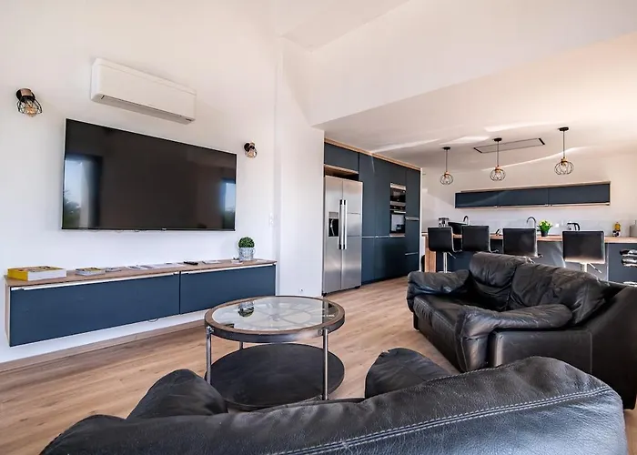 Hébergement de vacances La Vallière, Maison Lumineuse Et Calme Près Du Puydufou