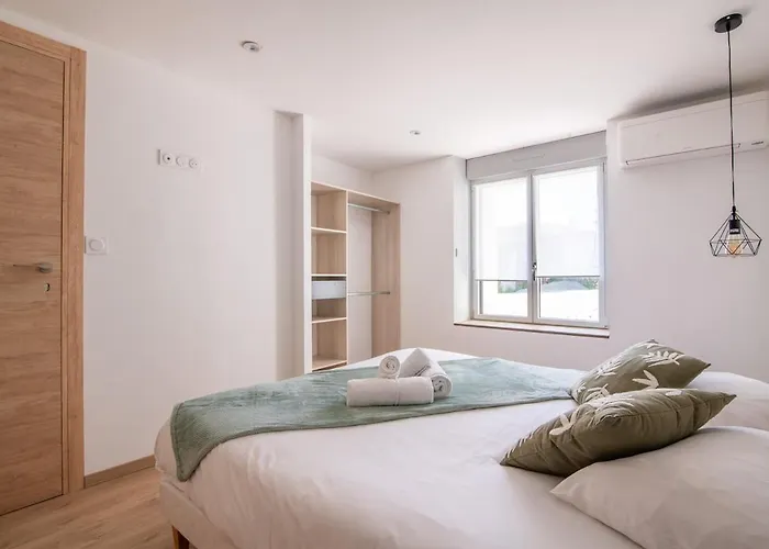 La Vallière, Maison Lumineuse Et Calme Près Du Puydufou Hébergement de vacances *