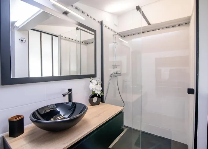 La Vallière, Maison Lumineuse Et Calme Près Du Puydufou Hébergement de vacances *